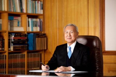 윤대원 학교법인일송학원 이사장, 웁살라대학교 린네 금메달 수상