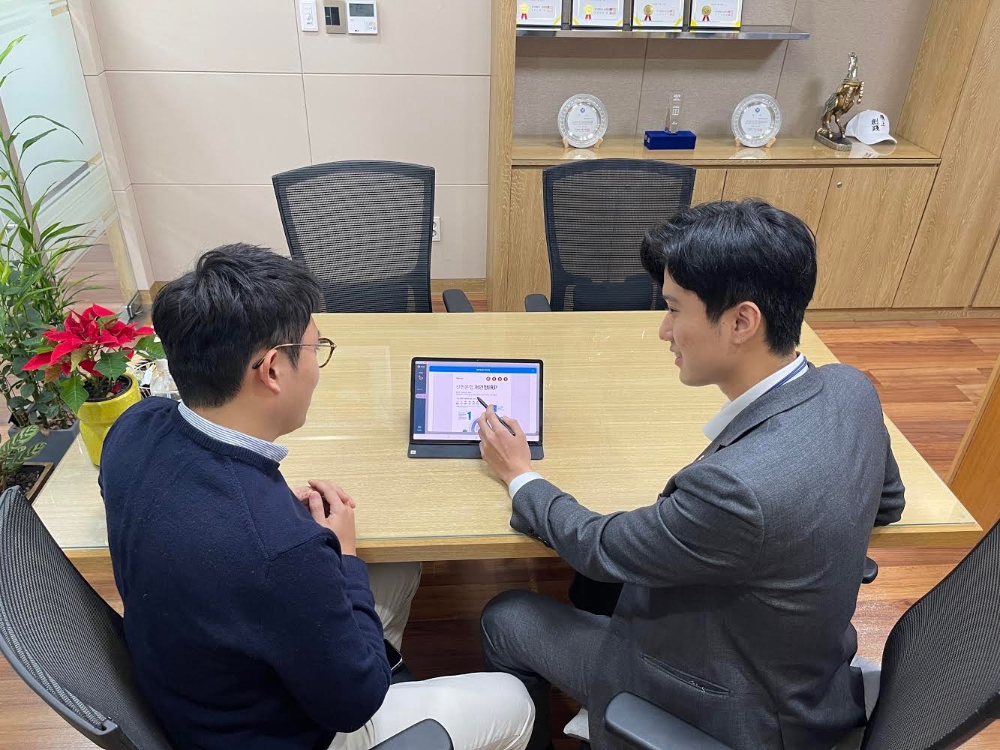 신한은행, 움직이는 영업점 ‘STAB’ 출시