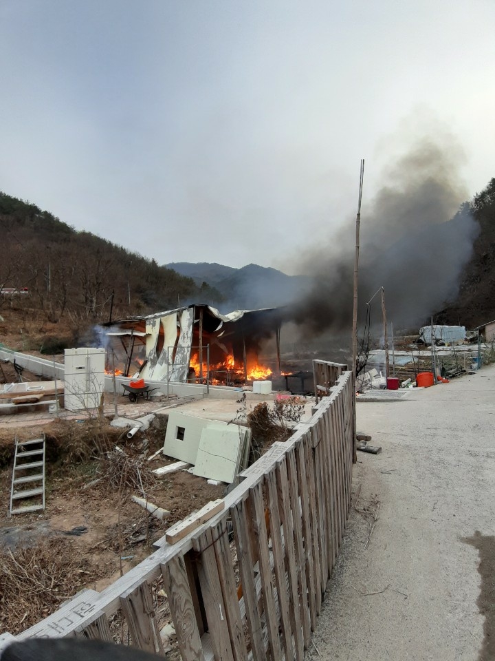 농막화재.(사진제공=울산소방본부)