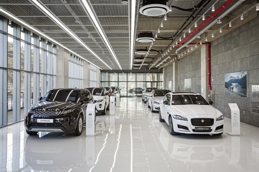 재규어 랜드로버 부산 인증중고차 전시장.(사진=재규어 랜드로버 코리아)