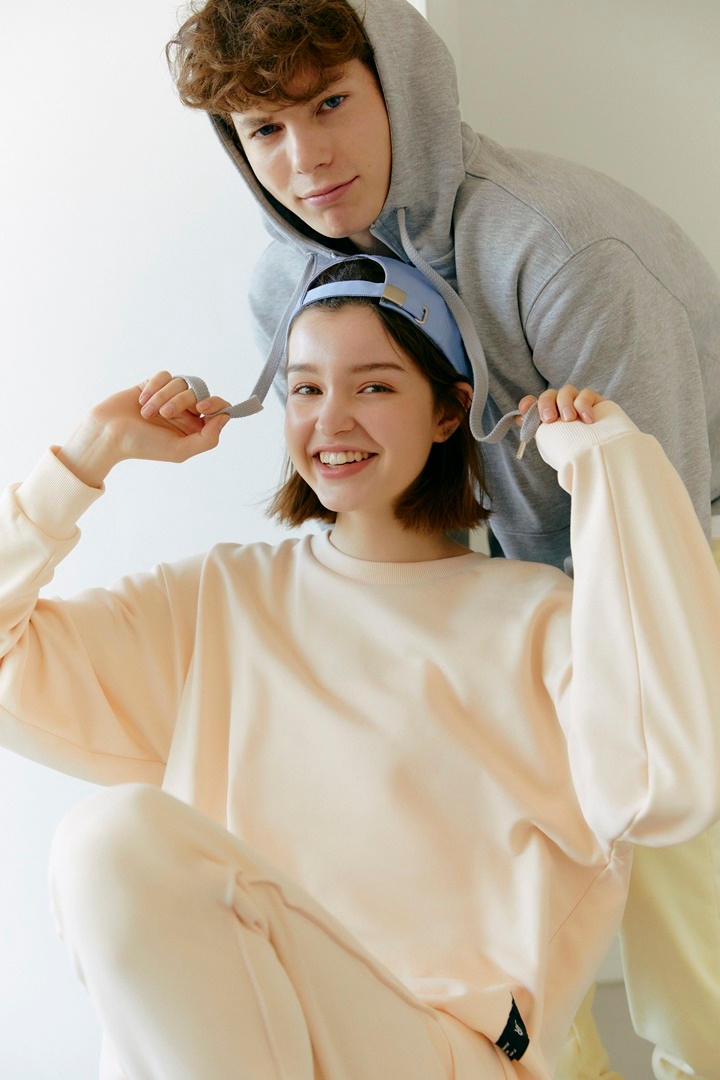 안다르, 스타일리시 원마일웨어 ‘스웻트 셋업’과 베스트셀러 ‘에어코튼 레깅스’ 신상 출시