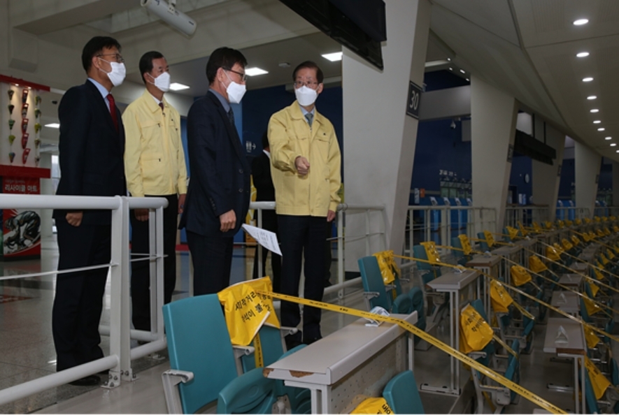 조현재 국민체육진흥공단 이사장이 광명 스피돔을 찾아 업무보고를 받고 시설물 점검과 방역관리 현황 등을 점검했다. (사진=국민체육진흥공단)