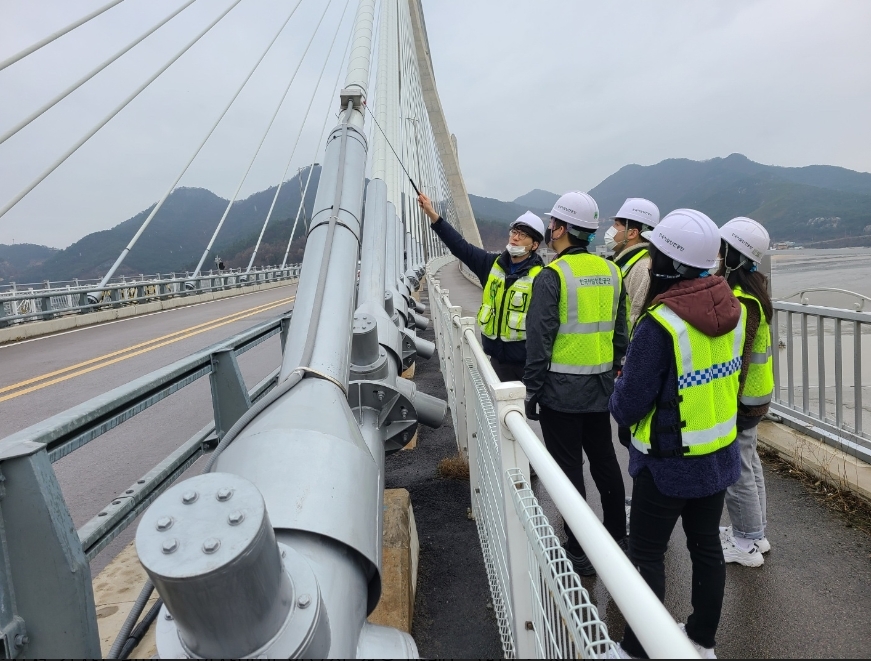 지역 대학생 직업체험.(사진=국토안전관리원)