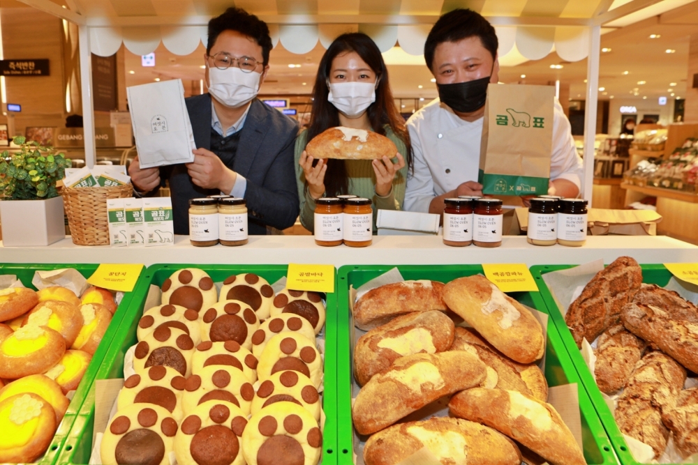 롯데백화점, '여섯시오븐X곰표' 스페셜 베이커리 출시