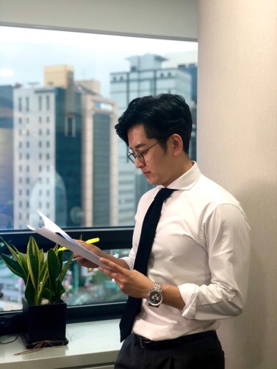 황혼이혼 앞두고 있다면 가사전담팀 변호사 법률 조력 필수