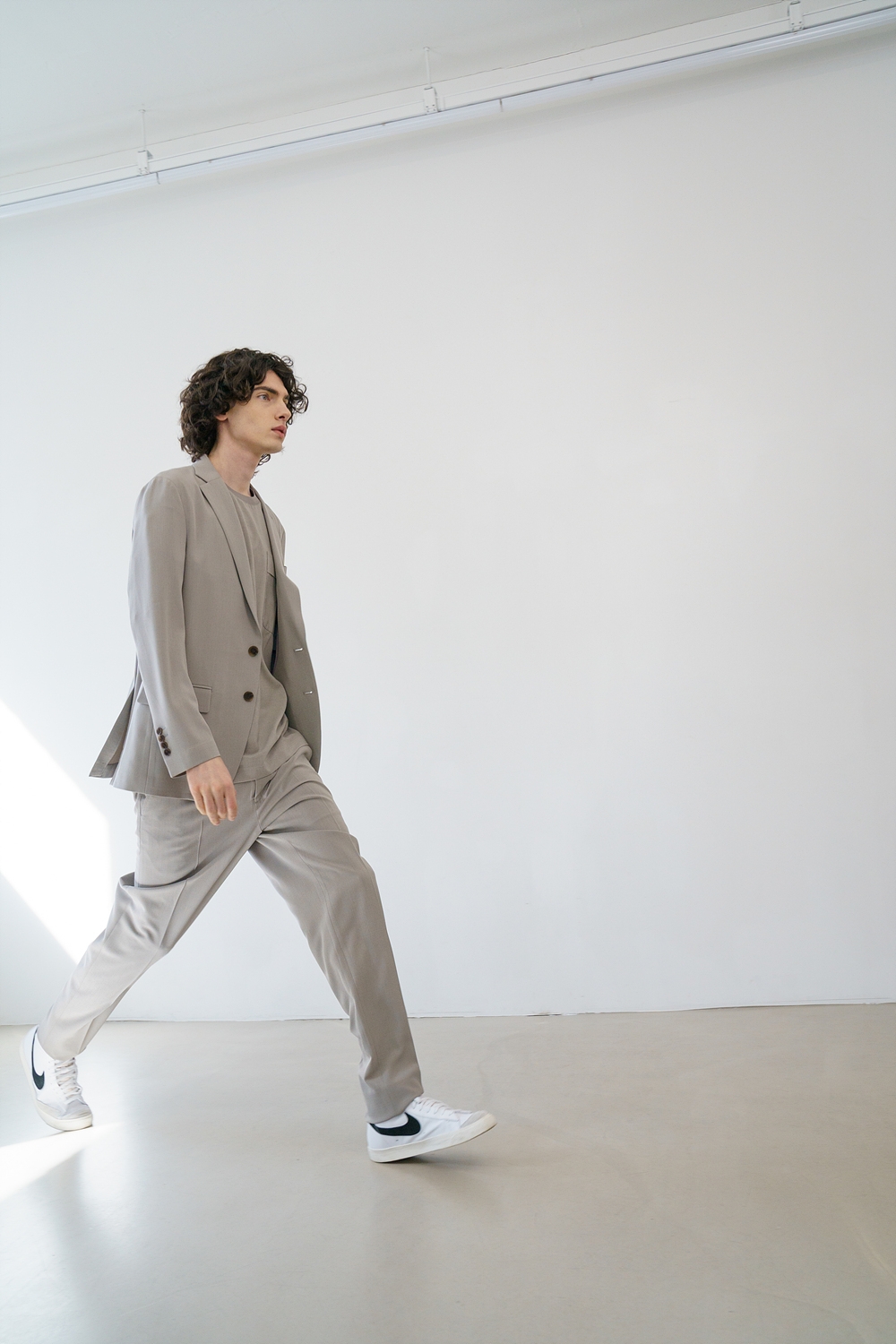 신원 ‘지이크(SIEG)’, 온라인 전용 브랜드 ‘베이지이크(BASIEG)’ 공개