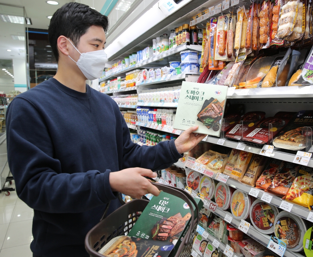 GS25, 업계 최초 ‘토마호크’ 스테이크 선보여