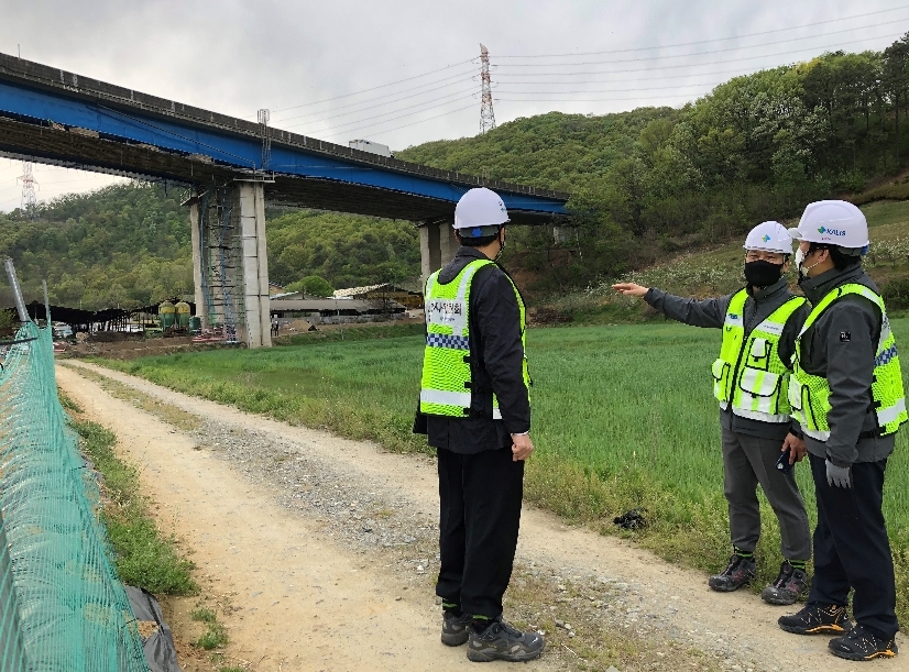 박영수 원장, 국도1호선 조천3교 건설사고 발생 현장 안전관리 실태 점검 전경. (사진=국토안전관리원)
