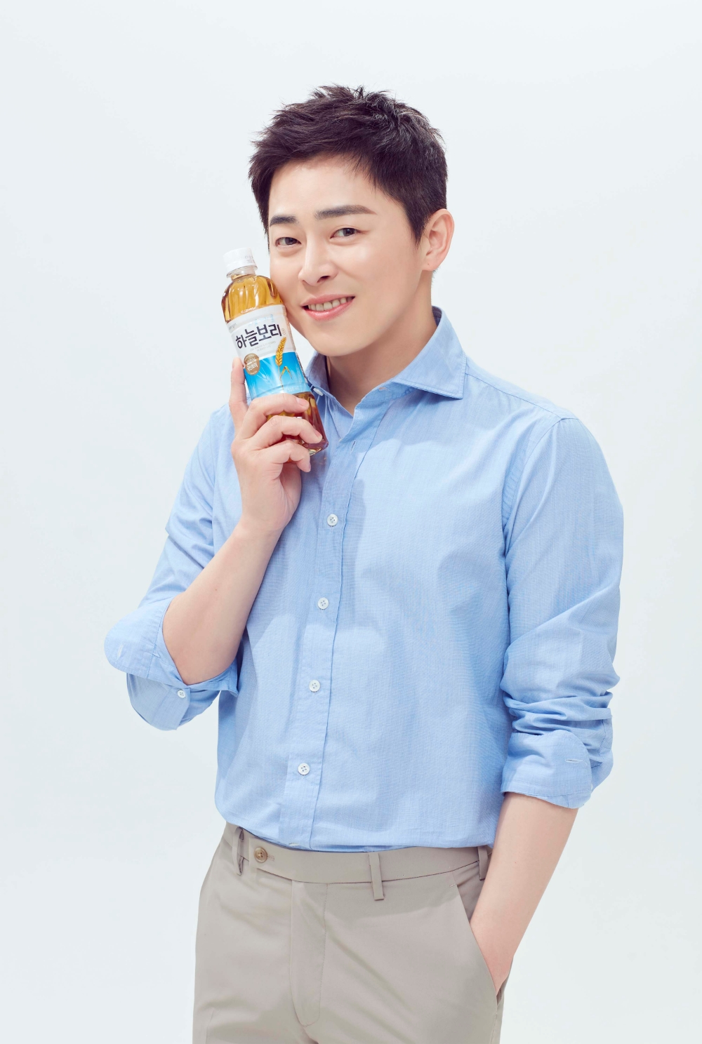 웅진식품, 보리차 음료 '하늘보리' 새 모델로 조정석 발탁