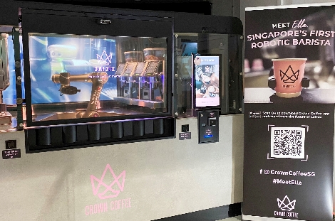 LG전자, 싱가포르 대형 쇼핑몰에 입점한 무인 커피숍에 투명 올레드 사이니지 설치