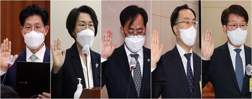 4일 오전 서울 여의도 국회에서 열린 인사청문회에서 장관 후보자들이 선서하고 있다. 왼쪽부터 노형욱 국토교통부 장관 후보자, 임혜숙 과학기술정보통신부 장관 후보자, 박준영 해양수산부 장관 후보자, 문승욱 산업통상자원부 장관 후보자, 안경덕 고용노동부 장관 후보자. (사진=연합뉴스)