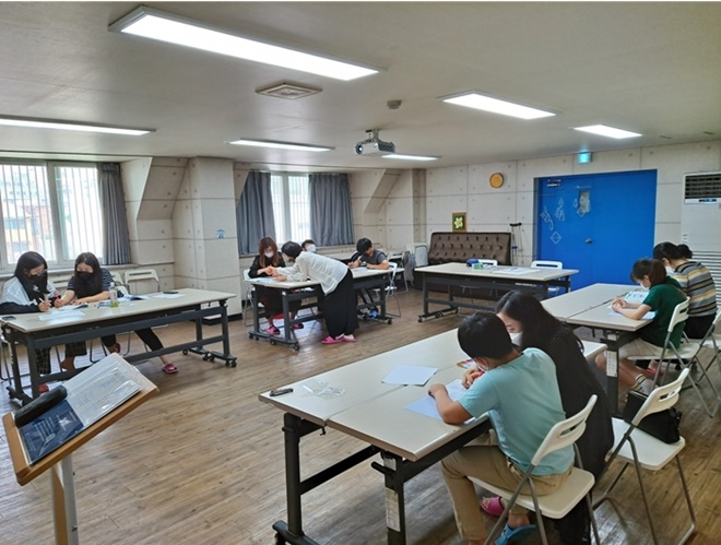 북한이탈 청소년 대상 가족힐링캠프 모습.(사진제공=서울남부청소년비행예방센터)