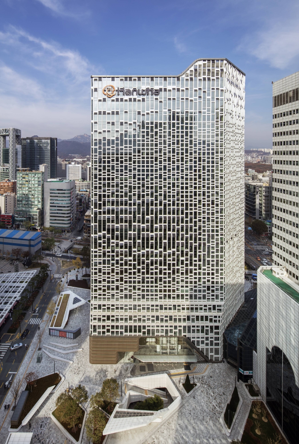 리모델링 끝낸 한화빌딩, 세계초고층도시건축학회 어워즈 대상 수상