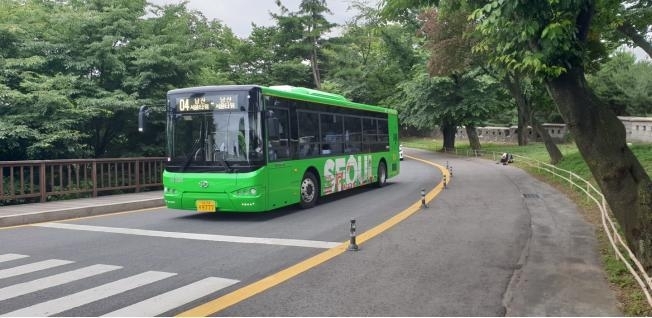 서울시, 남산 전기 순환버스 확대... 8월부터 경유 관광버스 통제