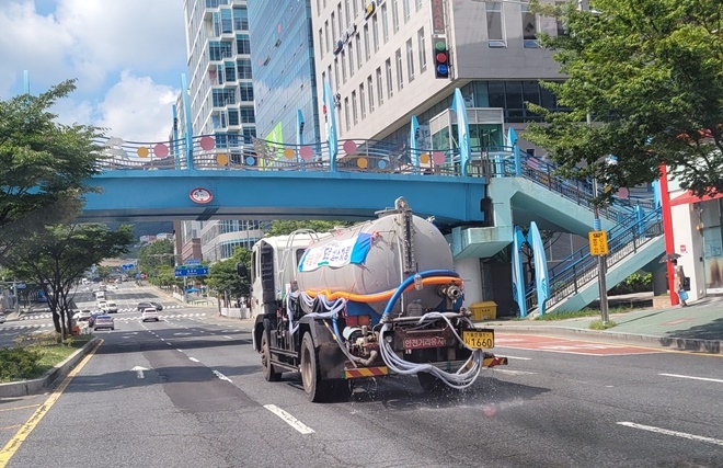 기장군 살수차 운영 모습.(사진제공=부산 기장군)