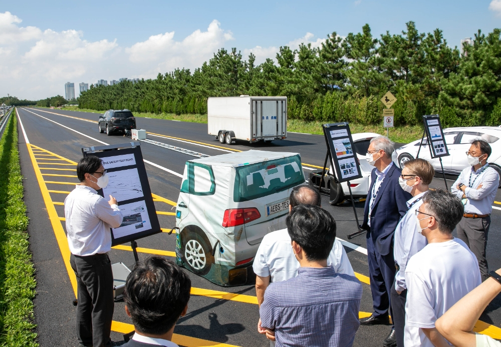 능동 안전 시험로 완공식 개최