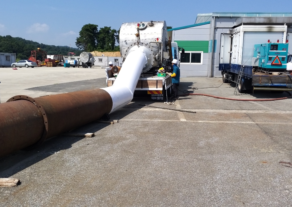 상수도관 보수공법 시험시공.(사진=GS건설)