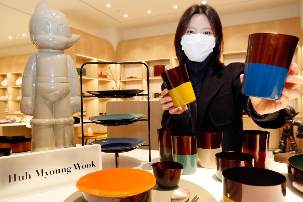 갤러리아百, "다양한 색상이 비치는 옻칠작품 만나보세요"