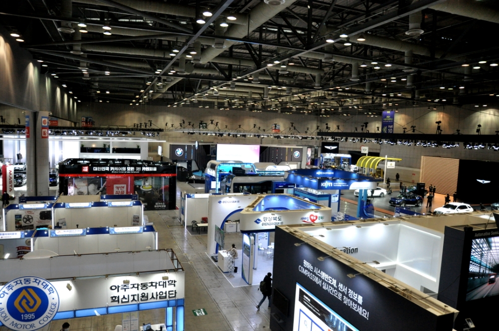 오는 26일부터 열흘간 열리는 2021서울모빌리티쇼 내부 전경.(사진=최영록 기자)