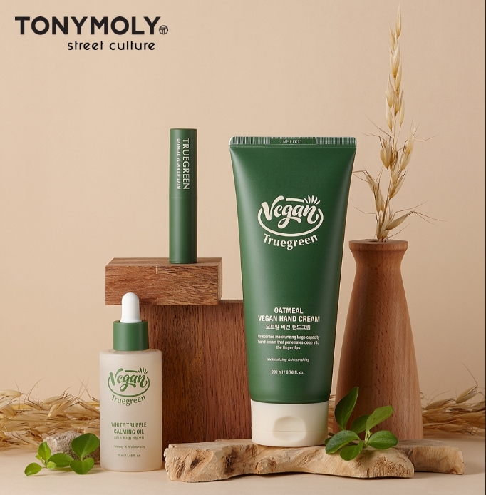 비건 라인 '트루 그린' 3종 출시 이미. (사진= 토니모리)
