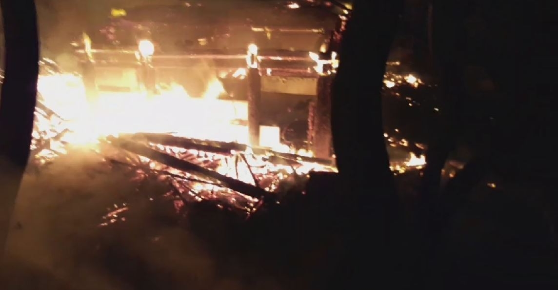 부산 영도구 신선동2가 산불 발생... 산림당국 진화중