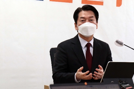 국민의당 안철수 대선후보가 19일 국민의당 대전시당에서 지역 공약을 발표하고 있다. 사진=연합뉴스