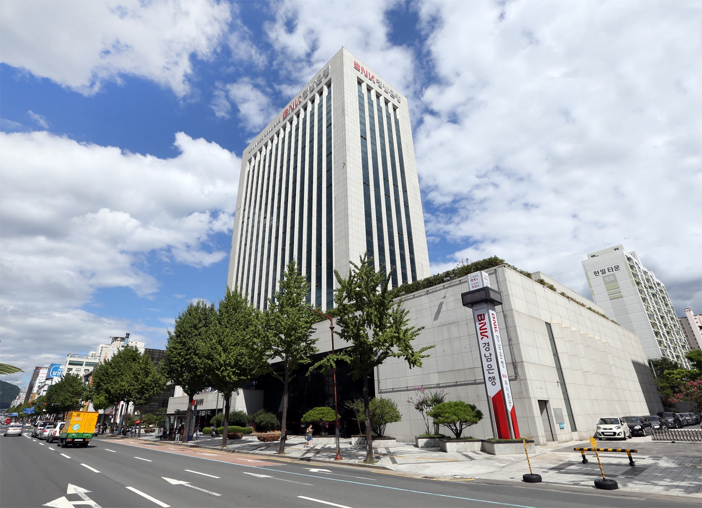 BNK경남은행, 정기예금과 적금 등 수신상품 금리 ‘최대 0.25%p 인상’