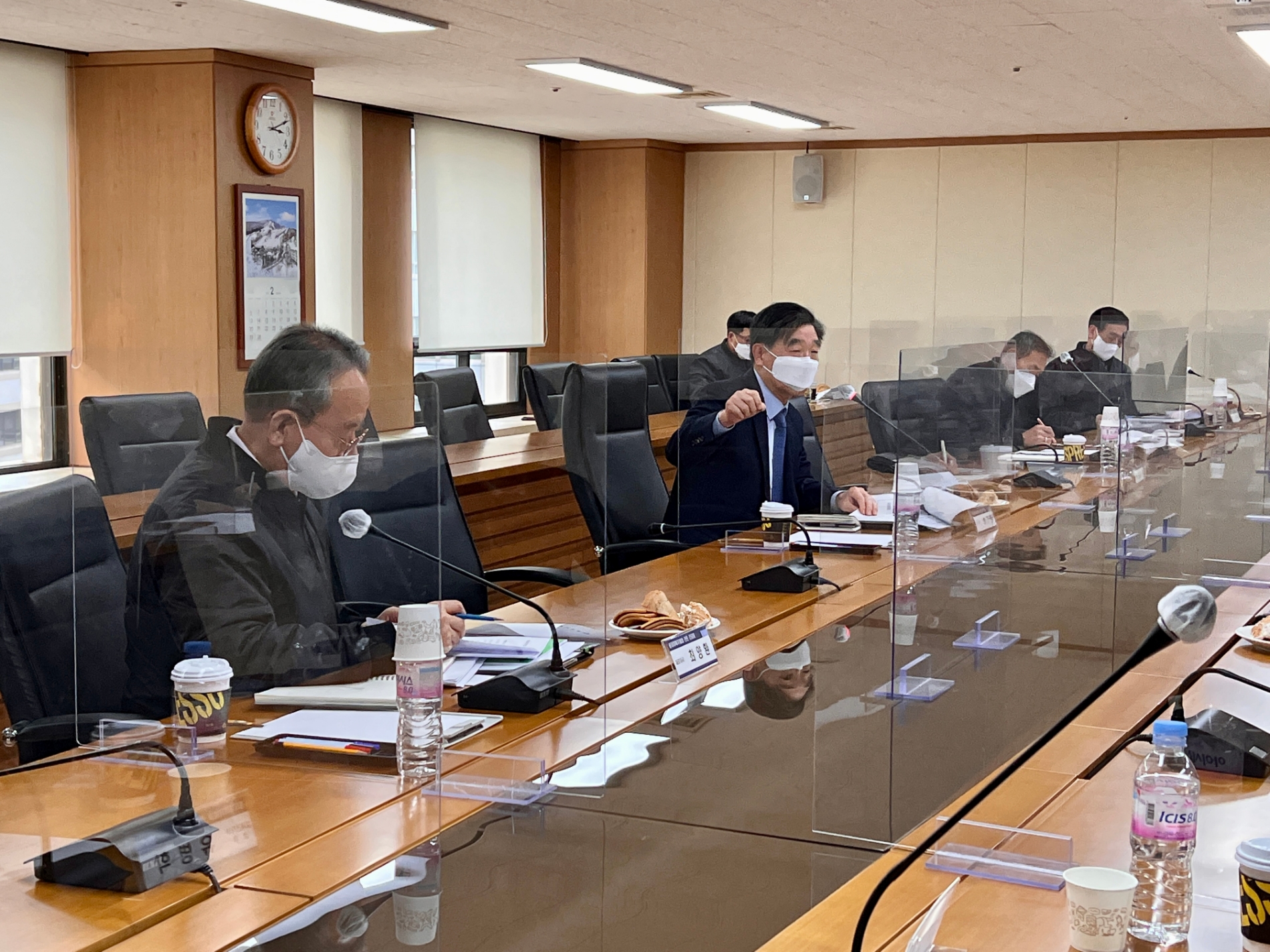 이기권 전 고용노동부 장관(가운데)이 중대재해예방 강연을 하고 있다.(사진=부영그룹)