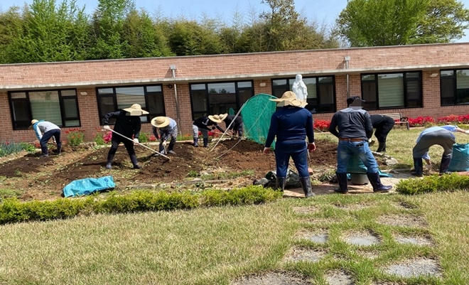 빈첸시오의 집에서 사회봉사대상자들이 봉사활동을 펼치고 있다.(사진제공=전주준법지원센터)