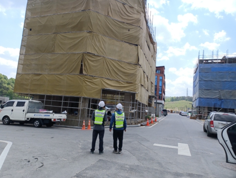 국토안전관리원 중부지사, 건설현장 안전점검 모습.(사진=국토안전관리원)