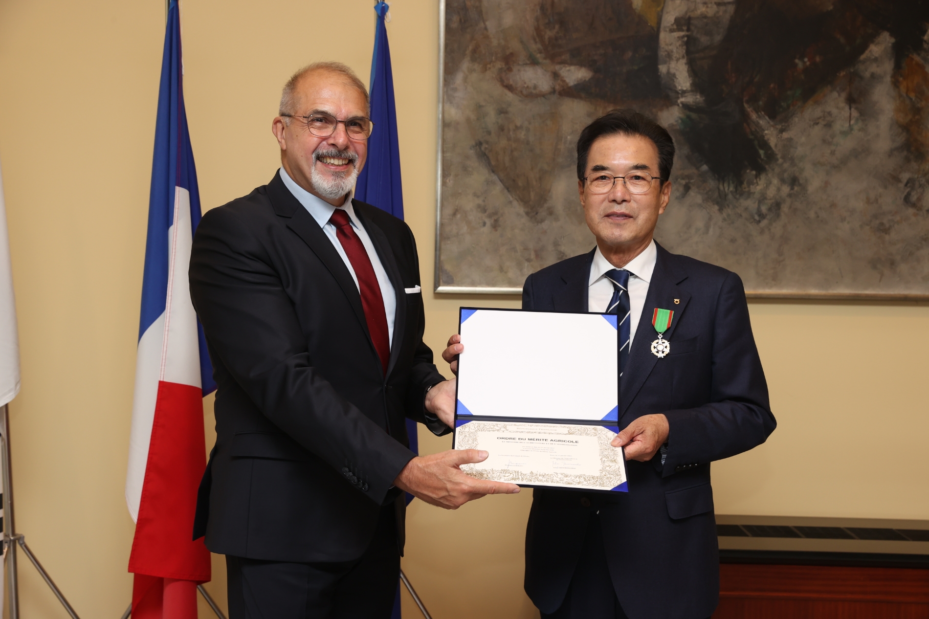 이성희 농협중앙회장, 프랑스정부 농업공로훈장 수훈