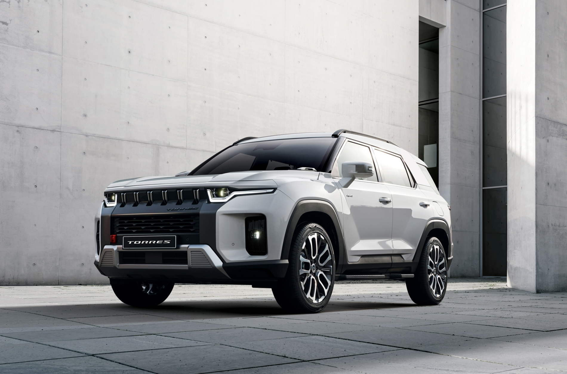 쌍용차, ‘토레스’ 사전계약 첫날 1만2000대 넘겨 ‘돌풍’