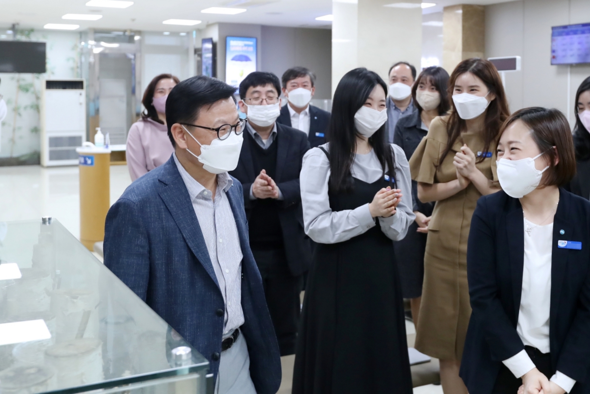 이원덕 우리은행장, “고객과 현장에 은행의 미래가 있다”