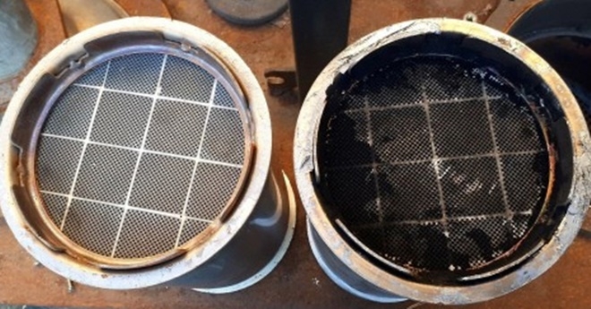 머플러로 빗물이 역류하면 백금 촉매인 DPF 필터는 벌집 구조로 오물 등이 유입될 수도 있다. 하체가 부분침수 되었다면 DPF 클리닝 점검이 필요하며 방치하면 수백만 원 교체 비용은 물론 화재 위험도 있다.(제공=자동차10년타기시민연합)