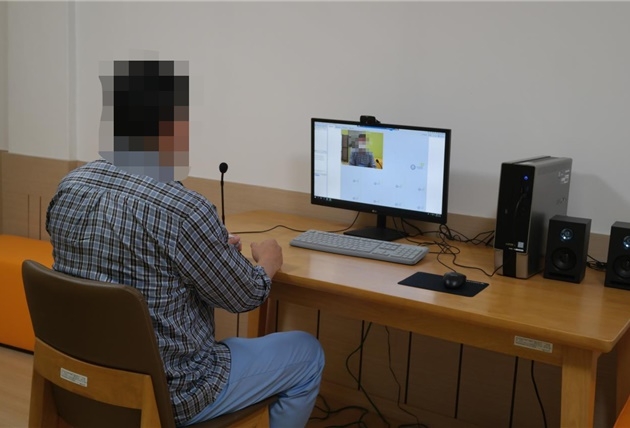 화상으로 가족접견 모습.(제공=법무부)