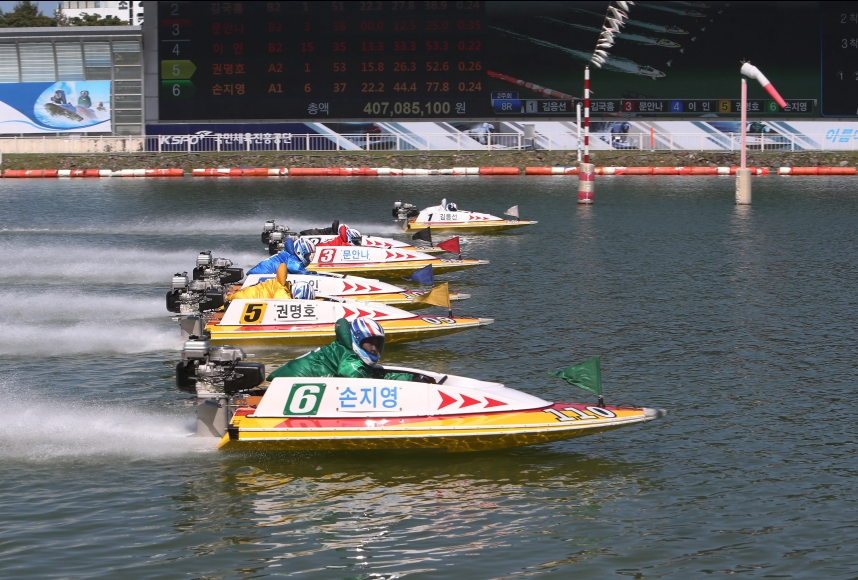 김응선 선수가 1코스에서 빠른 스타트로 경주를 펼치고 있다. (사진=국민체육진흥공단)