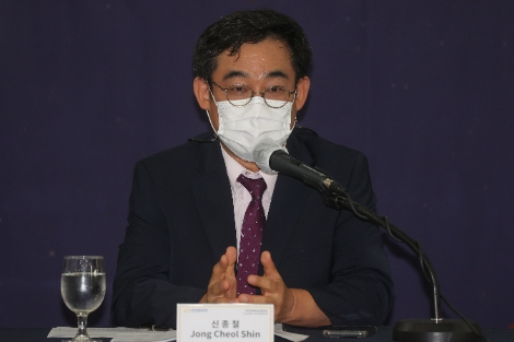 신종철 한국만화영상진흥원장이 14일 서울 중구 프레스센터에서 열린 제25회 부천국제만화축제 기자간담회에서 인사말을 하고 있다. 사진=연합뉴스