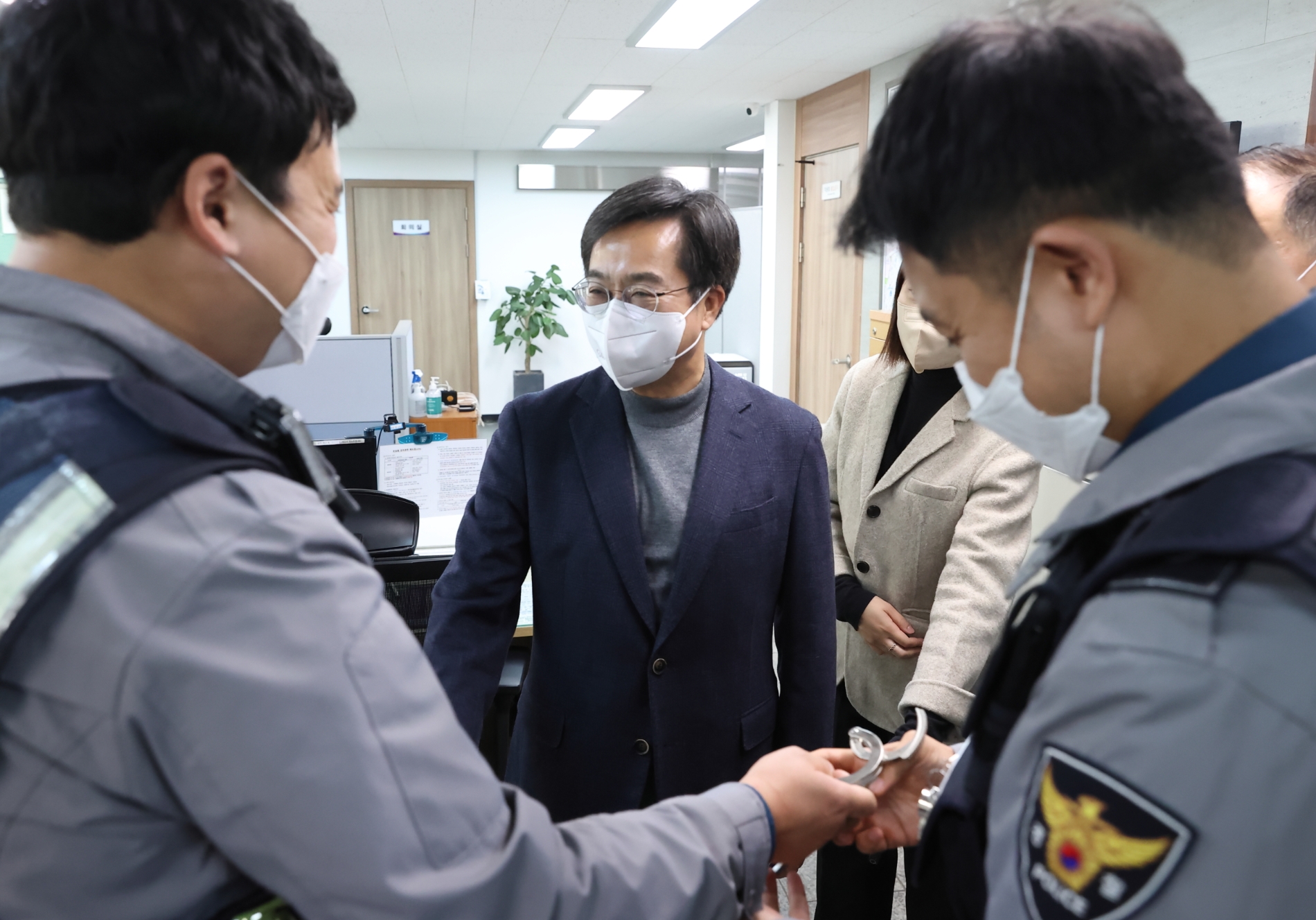 김동연 지사 수원서부경찰서 매산지구대 방문