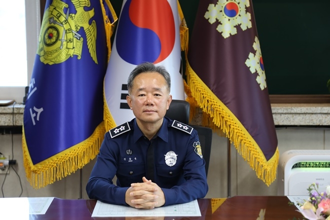 신동윤 부산구치소장.(사진제공=부산구치소)