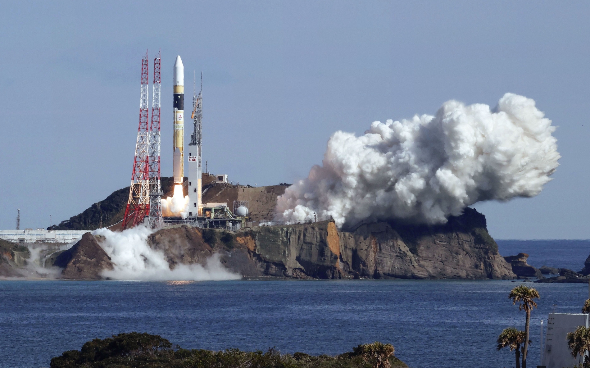 (사진=연합뉴스) 일본 정부의 정보 수집 위성을 탑재한 H2A 로켓 46호기가 26일 오전 다네가시마 우주센터에서 발사되고 있다.