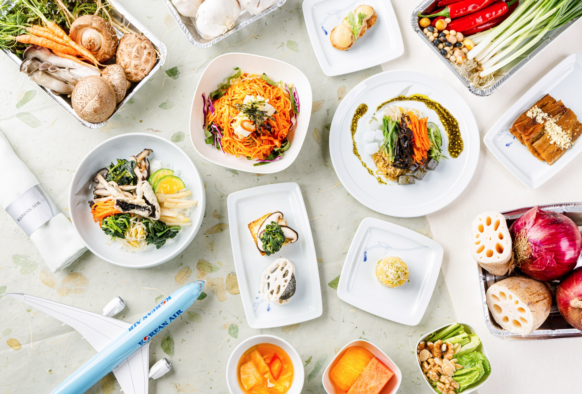 대한항공이 전통 한식을 바탕으로 새로운 채식 메뉴를 개발해 기내에서 즐길 수 있는 ‘한국식 비건 메뉴’를 선보인다.(사진=대한항공)