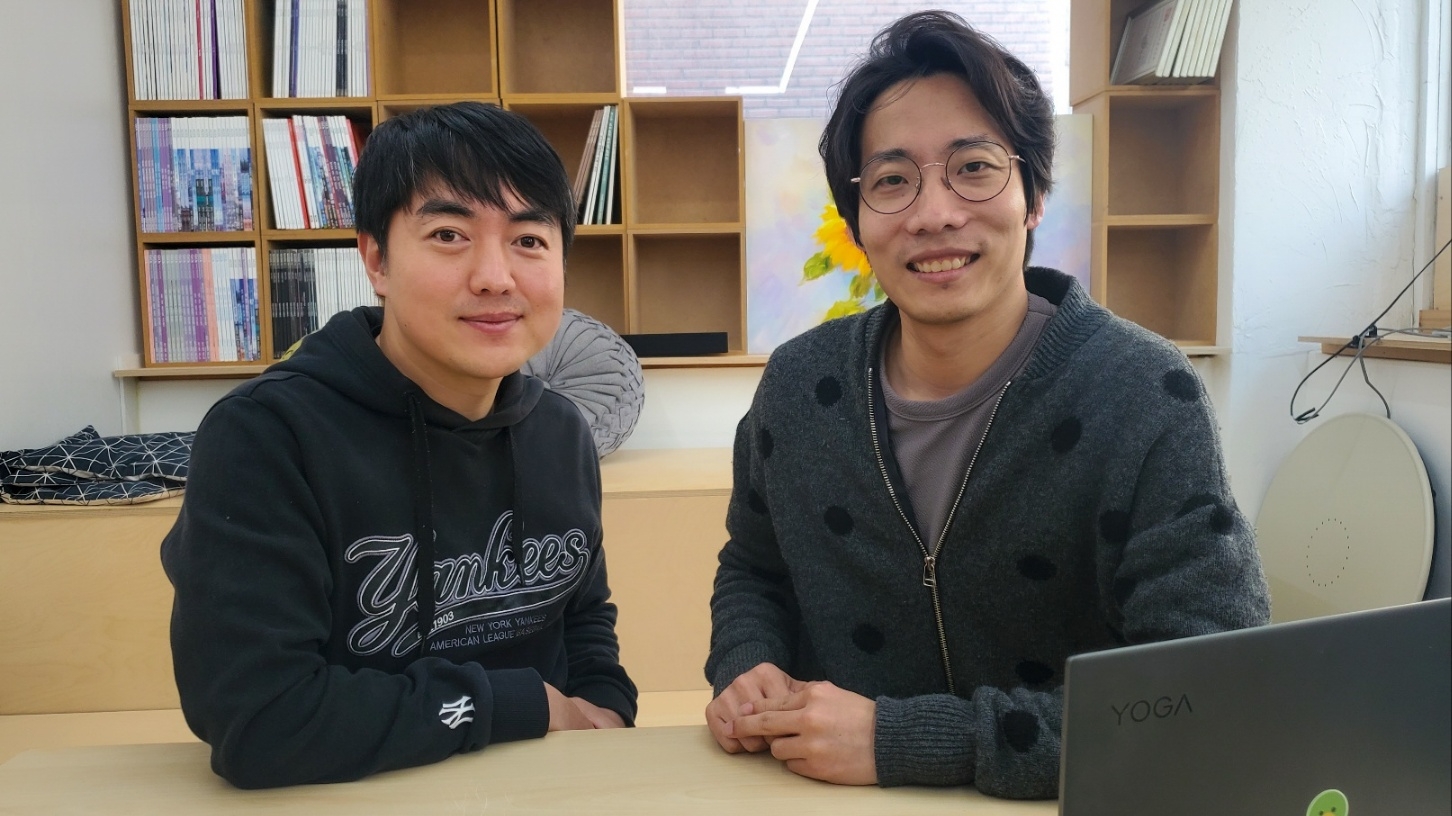 (우) 스마트버드 대표이사 박호면 , (좌) 스마트버드 CTO 문복균이사