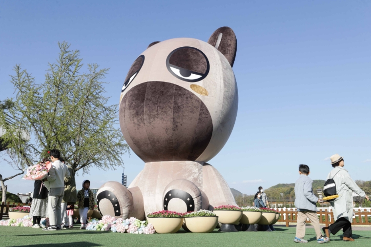 한국마사회 야간 벚꽃축제 성료...오는 16일까지 NFT 페스티벌