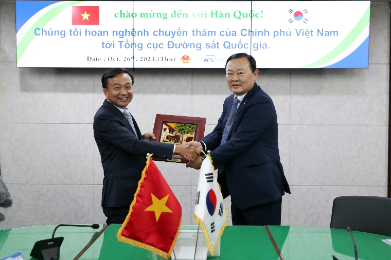 국가철도공단 임종일 부이사장, 베트남 교통부 차관 면담..."'K-철도' 홍보 나서"