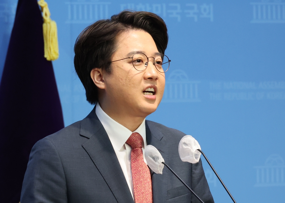 국민의힘 이준석 전 대표가 16일 국회에서 현안 관련 기자회견을 하고있다. 사진=연합뉴스