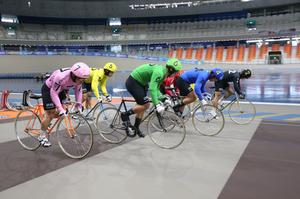 광명스피돔에서 제28기 경륜선수 후보생들이 본장 적응훈련을 진행하고 있다. (사진=국민체육진흥공단)