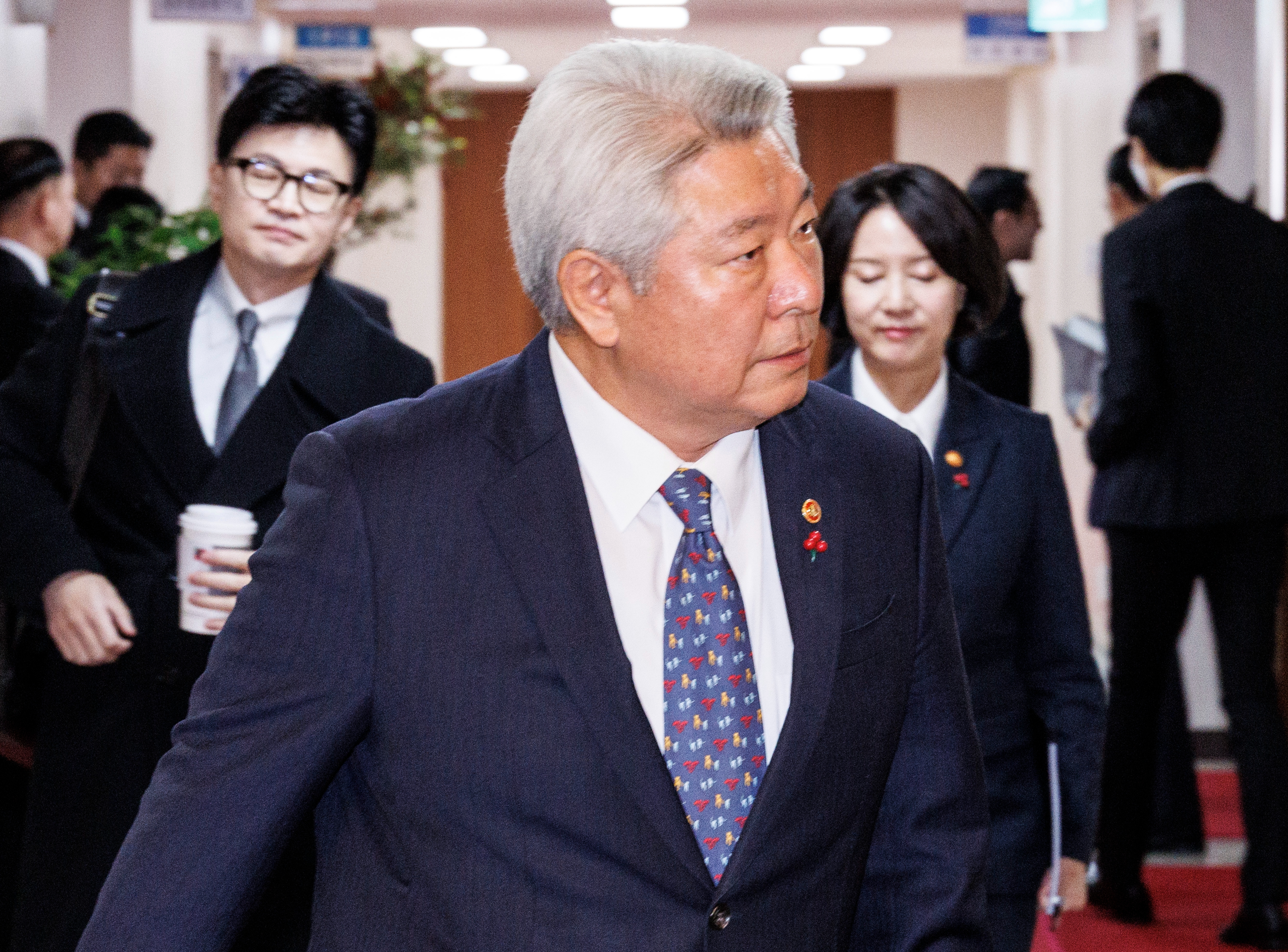 김홍일 국민권익위원장이 5일 오전 서울 종로구 정부서울청사에서 열린 국무회의에 입장하고 있다.(사진=연합뉴스)