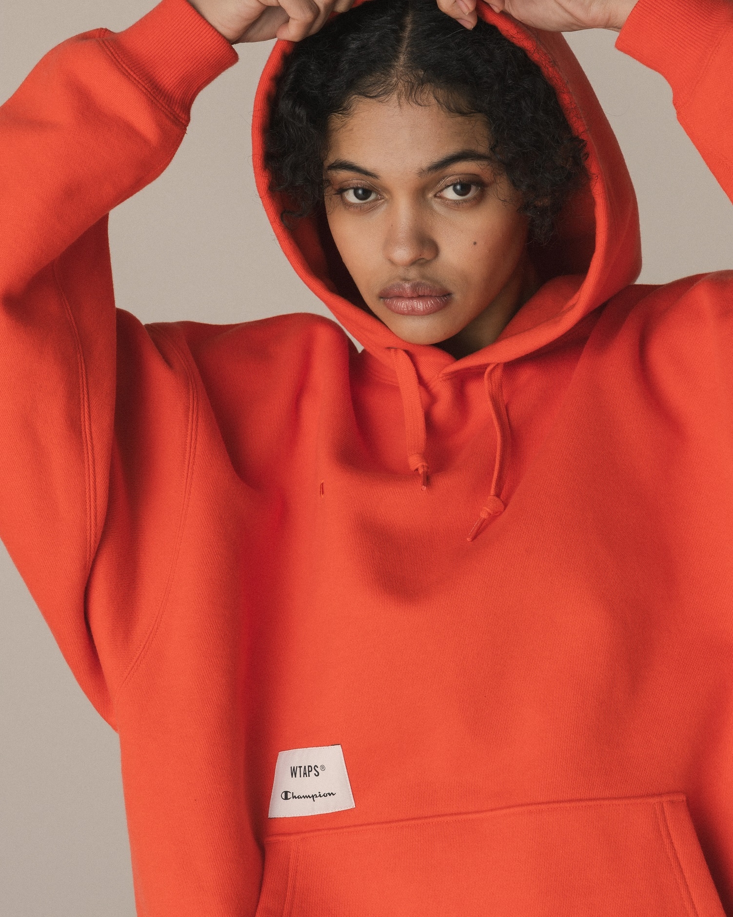 챔피온, 스트리트 브랜드 ‘더블탭스(WTAPS)’와 선보인 협업 컬렉션 완판