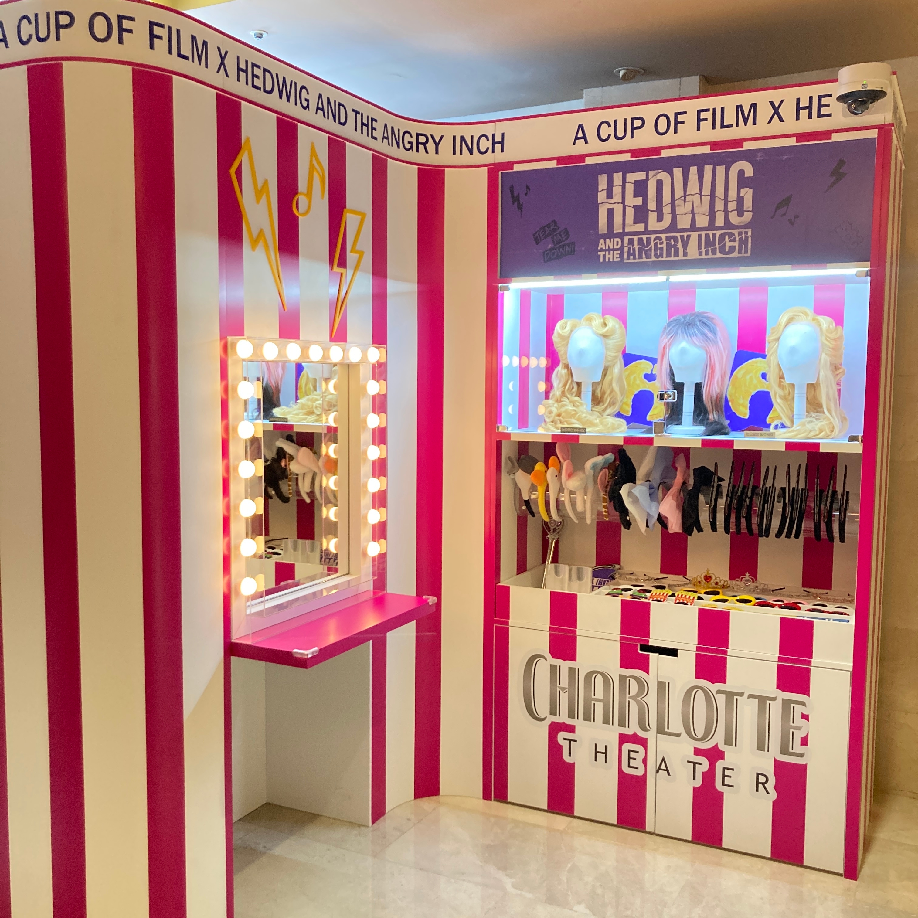 샤롯데씨어터, 뮤지컬 '헤드윅' 개막 기념 체험형 이벤트 선보여