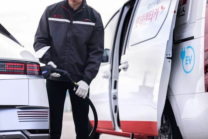 롯데렌터카 이동형 방문 충전 서비스.(사진=롯데렌탈)